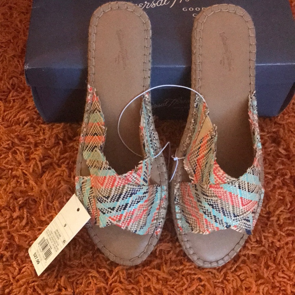Sandals - Picture 3 of 3